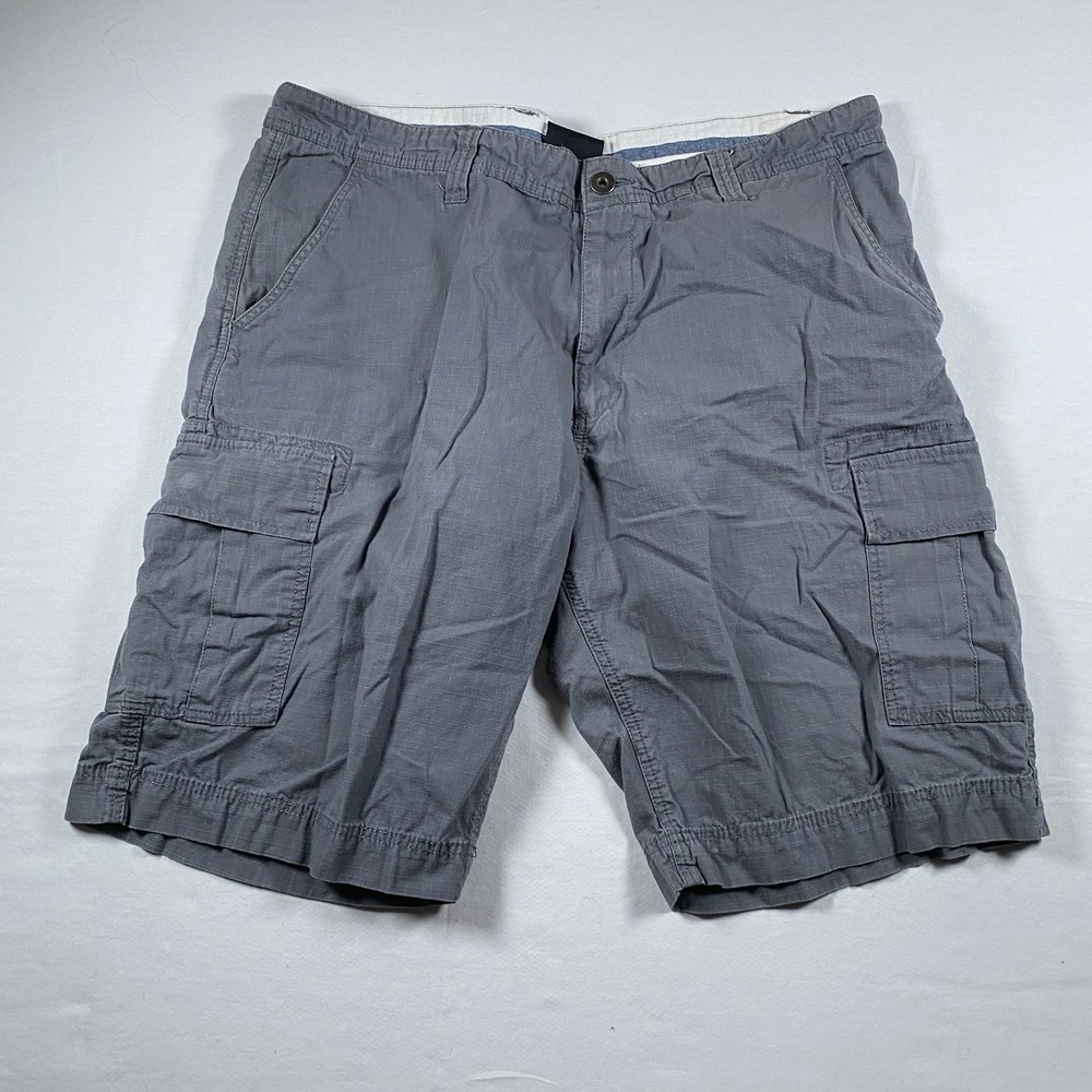 FOOTLOCKER GRAY CARGO SHORT CASUAL SUMMER SPRING AND FALL WEAR 40